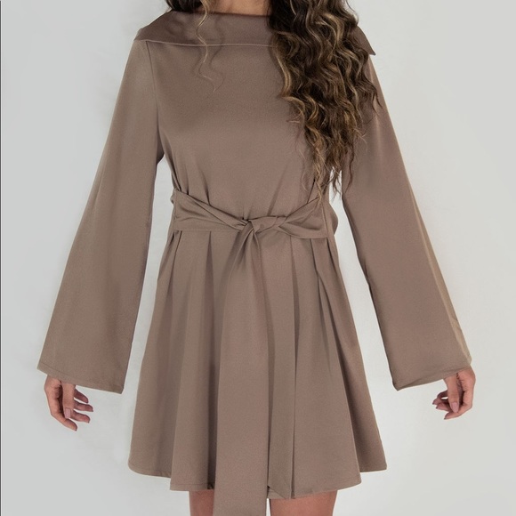 Dress - Picture 2 of 4